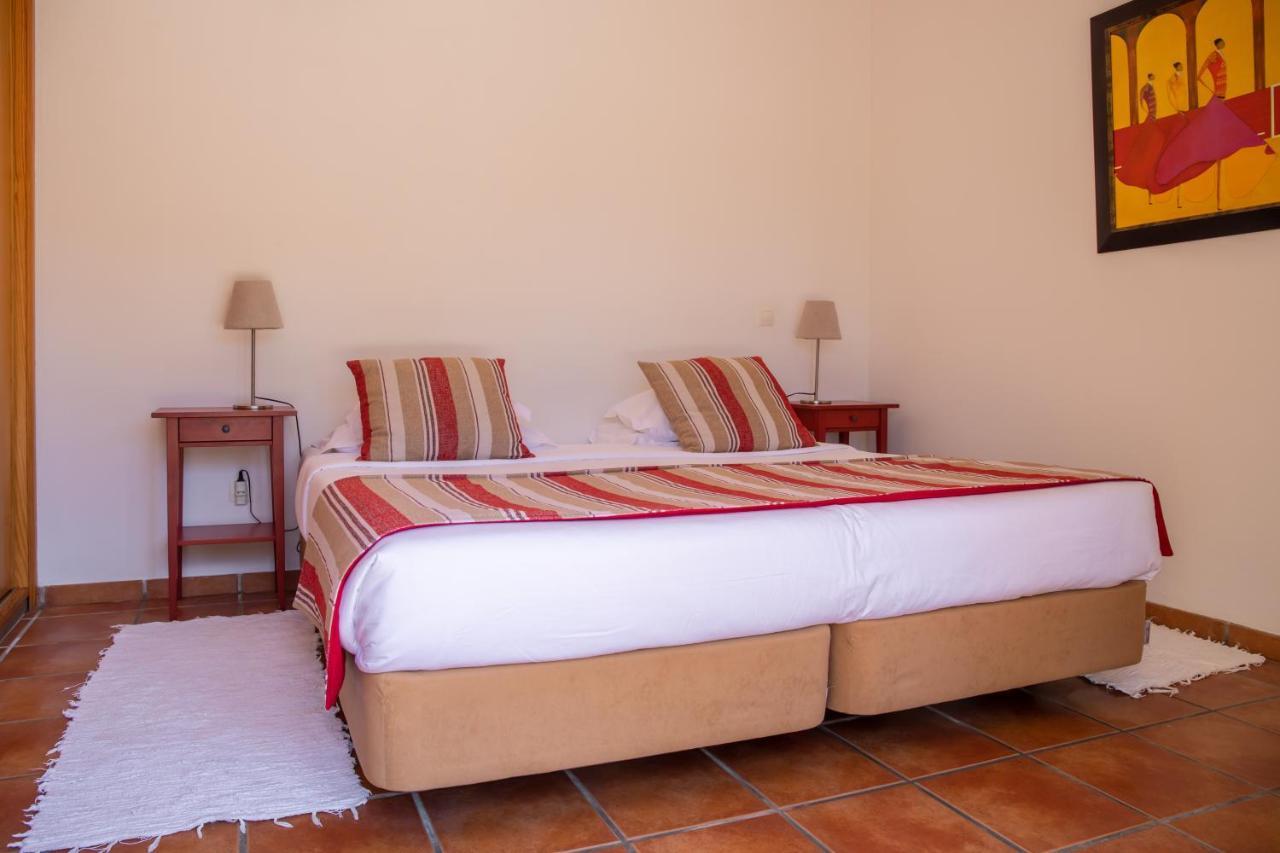 Vale De Ferreiros Guest House อาบรันเตซ ภายนอก รูปภาพ