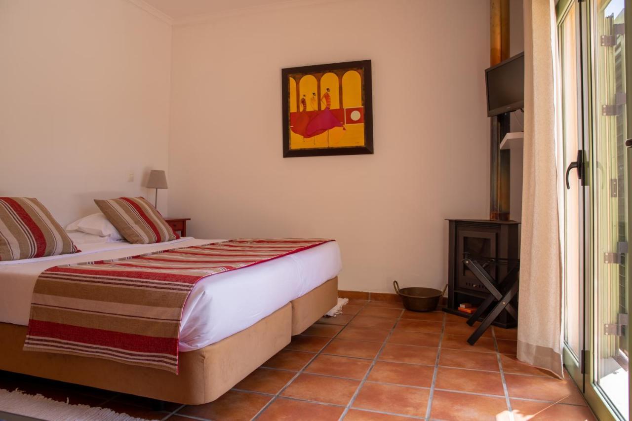 Vale De Ferreiros Guest House อาบรันเตซ ภายนอก รูปภาพ