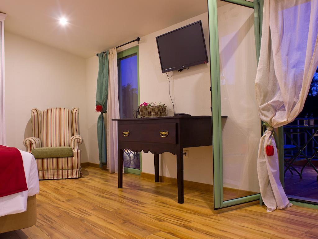 Vale De Ferreiros Guest House อาบรันเตซ ห้อง รูปภาพ