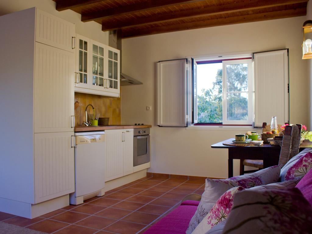 Vale De Ferreiros Guest House อาบรันเตซ ภายนอก รูปภาพ